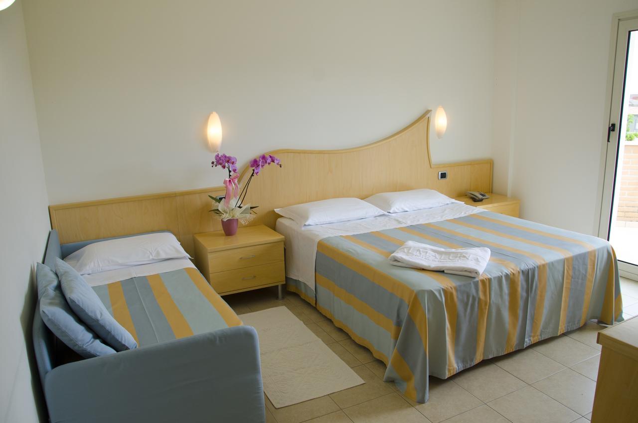 Almaluna Hotel & Resort Alba Adriatica Esterno foto