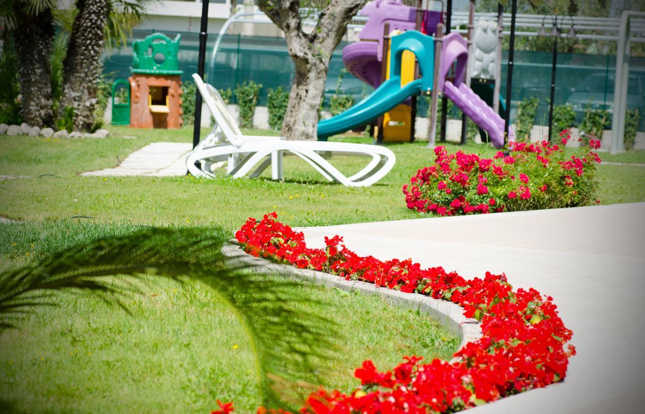 Almaluna Hotel & Resort Alba Adriatica Esterno foto