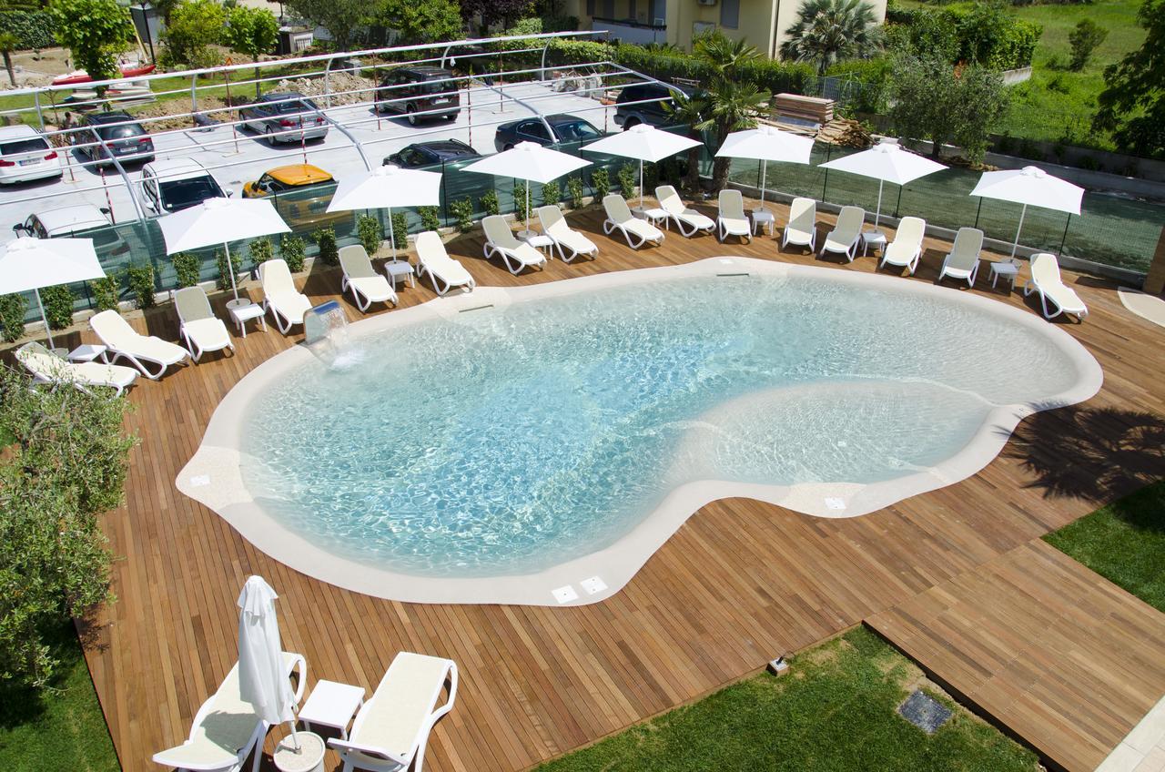 Almaluna Hotel & Resort Alba Adriatica Esterno foto