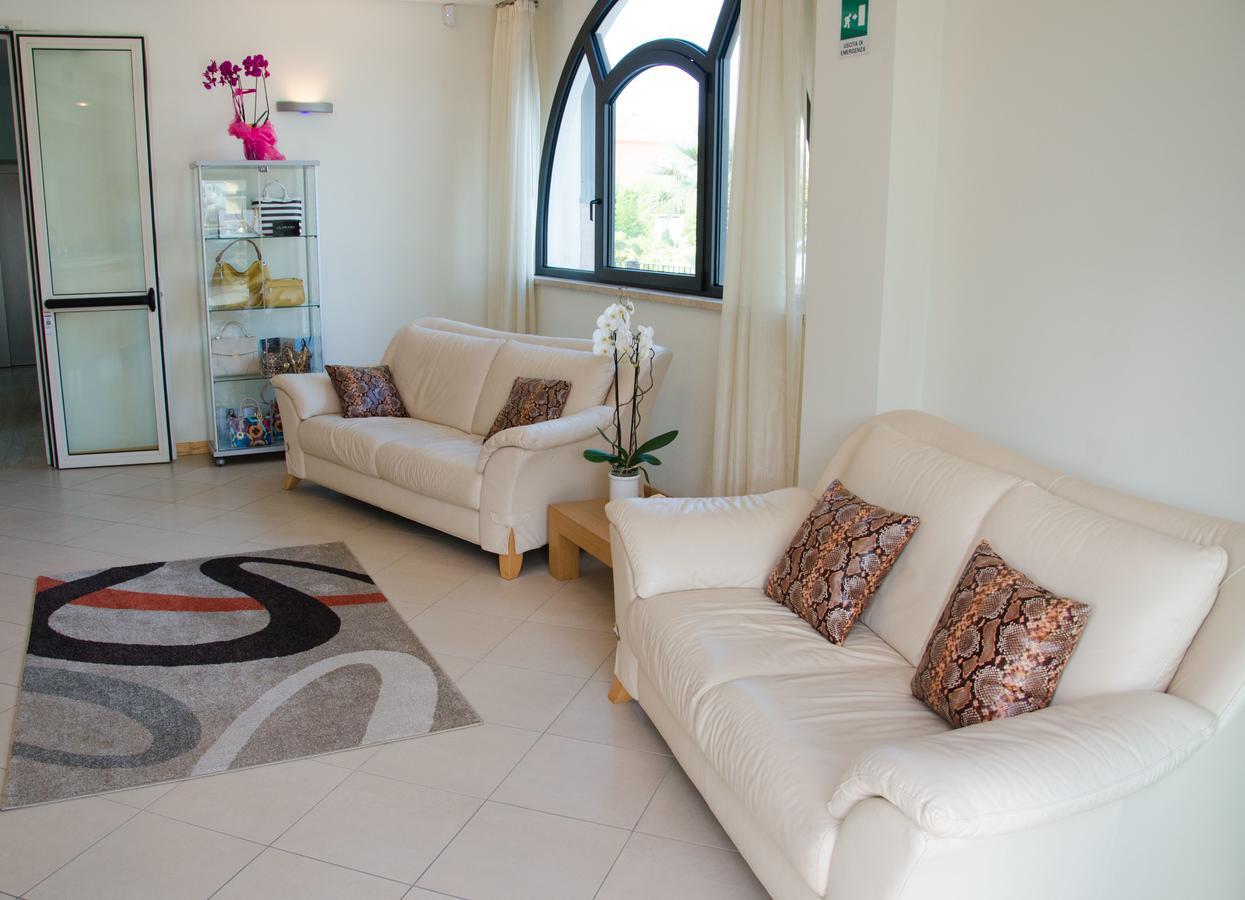 Almaluna Hotel & Resort Alba Adriatica Esterno foto