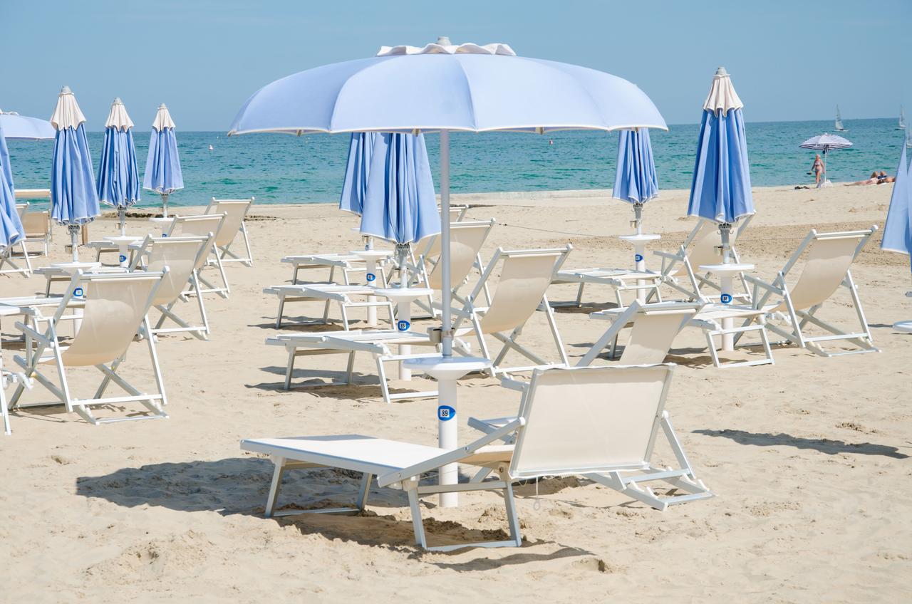 Almaluna Hotel & Resort Alba Adriatica Esterno foto