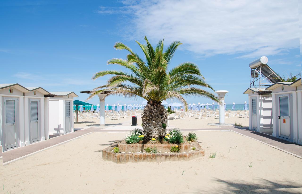 Almaluna Hotel & Resort Alba Adriatica Esterno foto