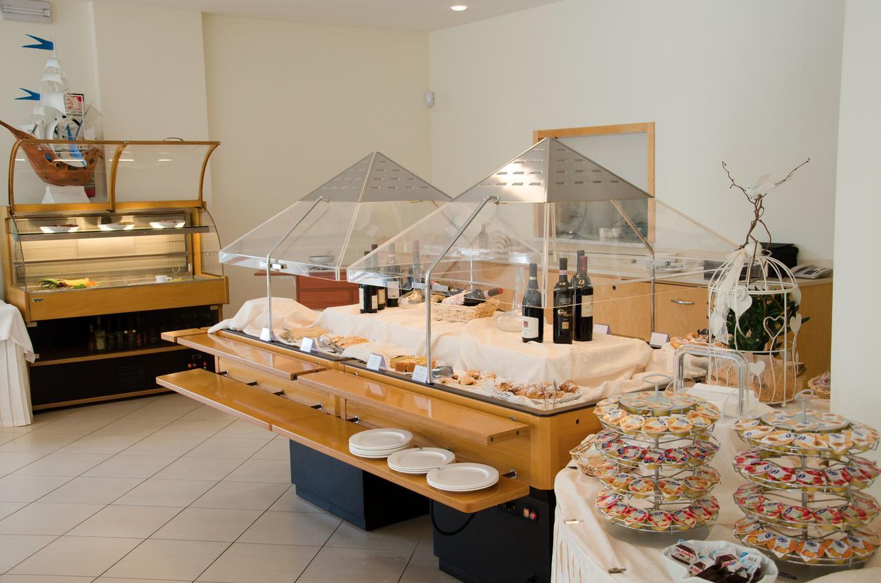 Almaluna Hotel & Resort Alba Adriatica Esterno foto