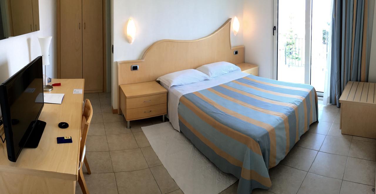 Almaluna Hotel & Resort Alba Adriatica Esterno foto
