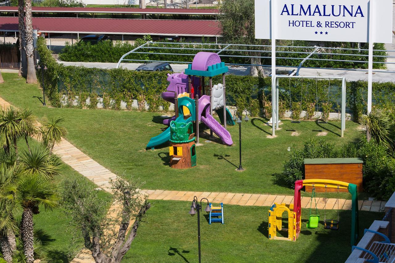 Almaluna Hotel & Resort Alba Adriatica Esterno foto