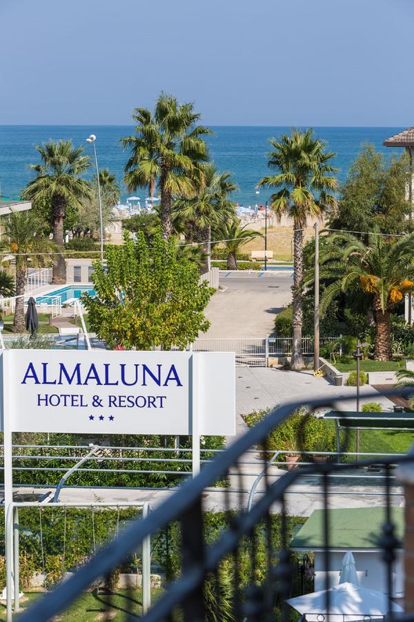 Almaluna Hotel & Resort Alba Adriatica Esterno foto