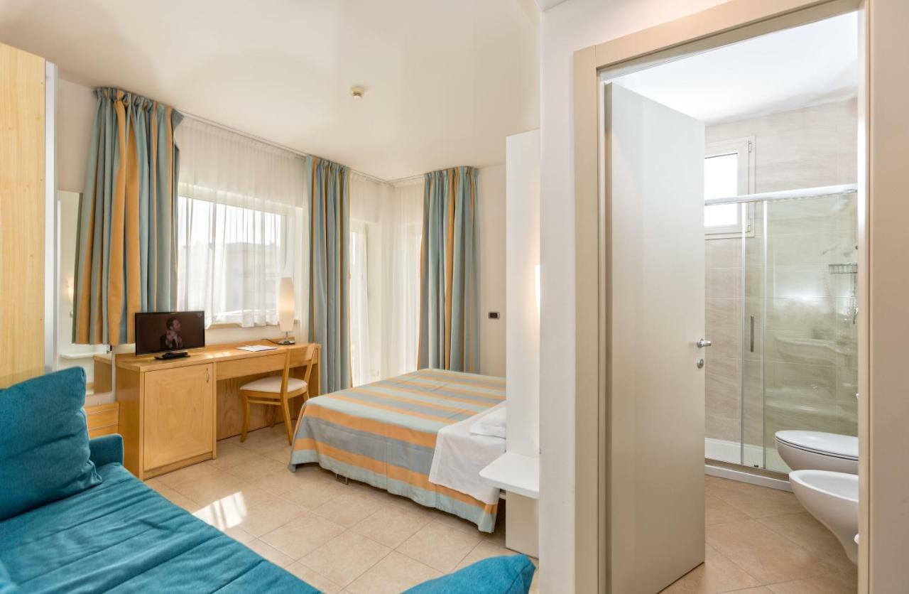 Almaluna Hotel & Resort Alba Adriatica Esterno foto