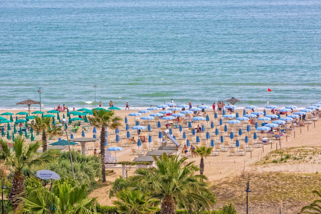 Almaluna Hotel & Resort Alba Adriatica Esterno foto