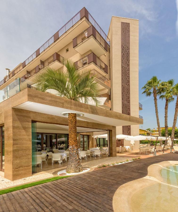 Almaluna Hotel & Resort Alba Adriatica Esterno foto