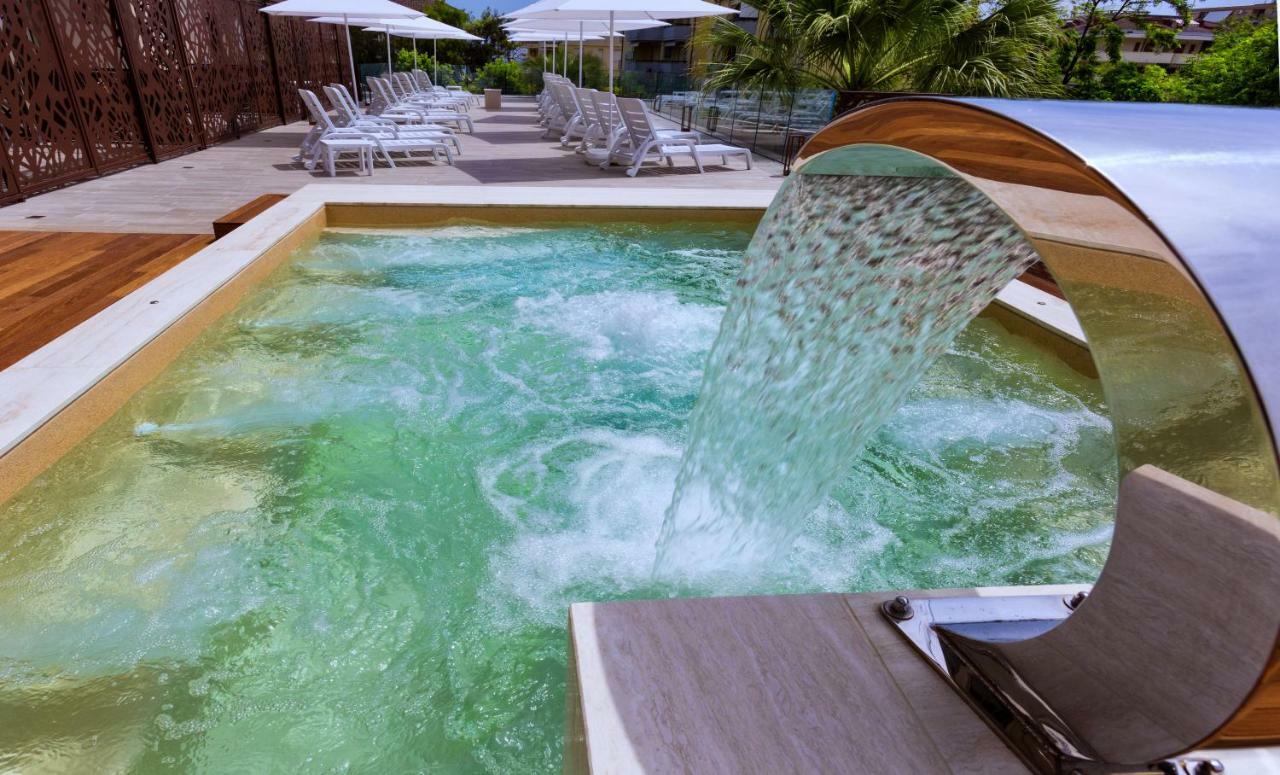 Almaluna Hotel & Resort Alba Adriatica Esterno foto